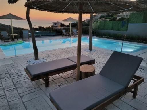 "Stergiou Luxury Apartment 2Nd Floor" Με Κοινη Πισινα Saronida Esterno foto