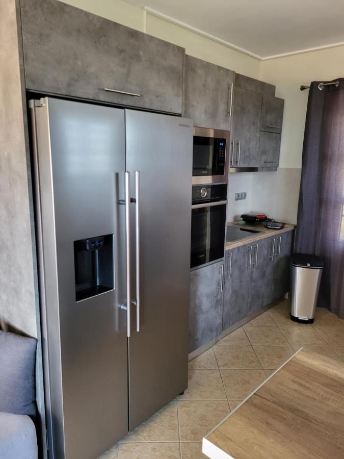 "Stergiou Luxury Apartment 2Nd Floor" Με Κοινη Πισινα Saronida Esterno foto