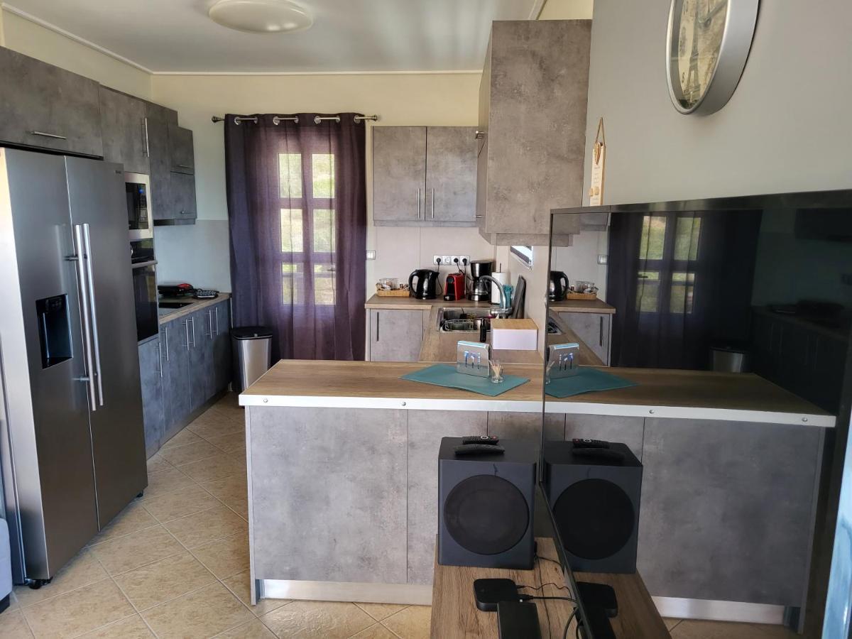 "Stergiou Luxury Apartment 2Nd Floor" Με Κοινη Πισινα Saronida Esterno foto